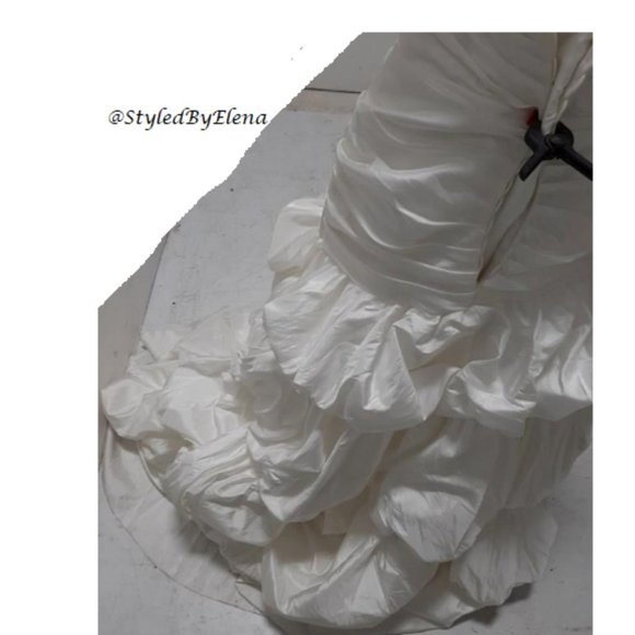 Demetrios OreaSposa White Wedding Gown (Style # L612) - Picture 8 of 16